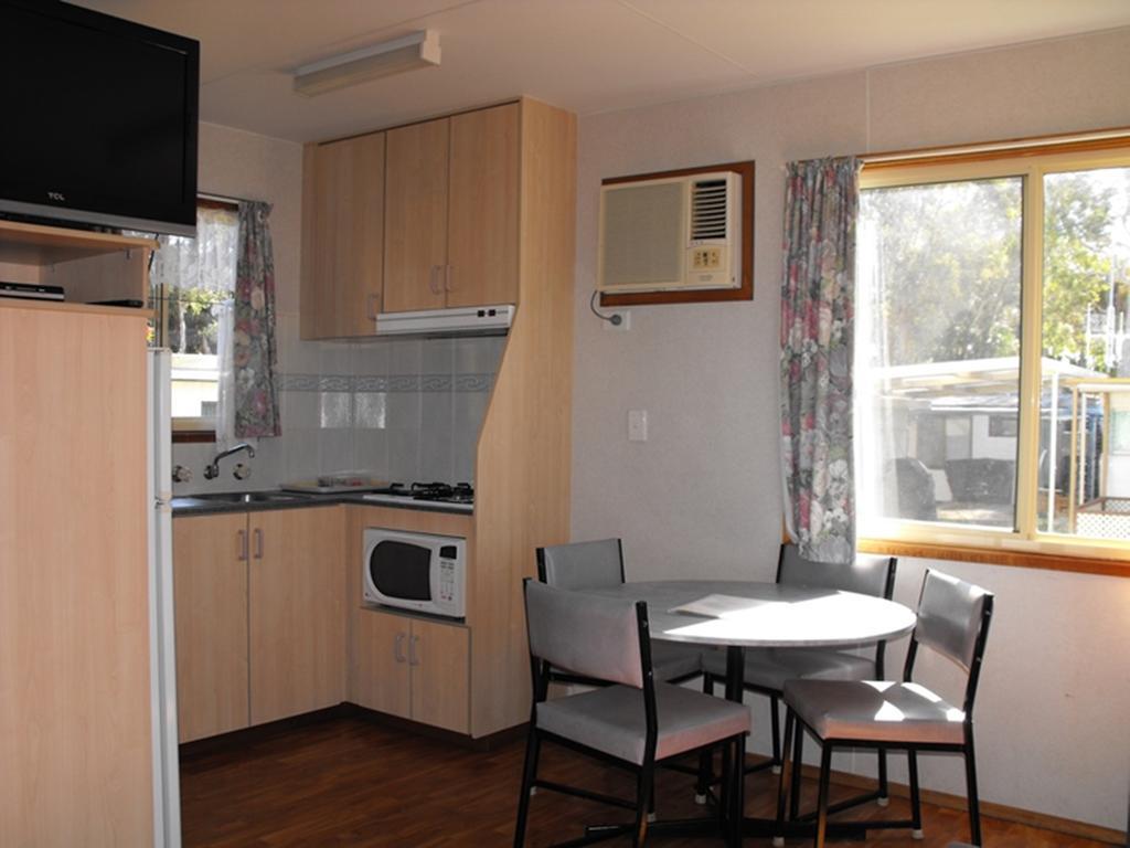 Smugglers Cove Holiday Village Forster Room photo